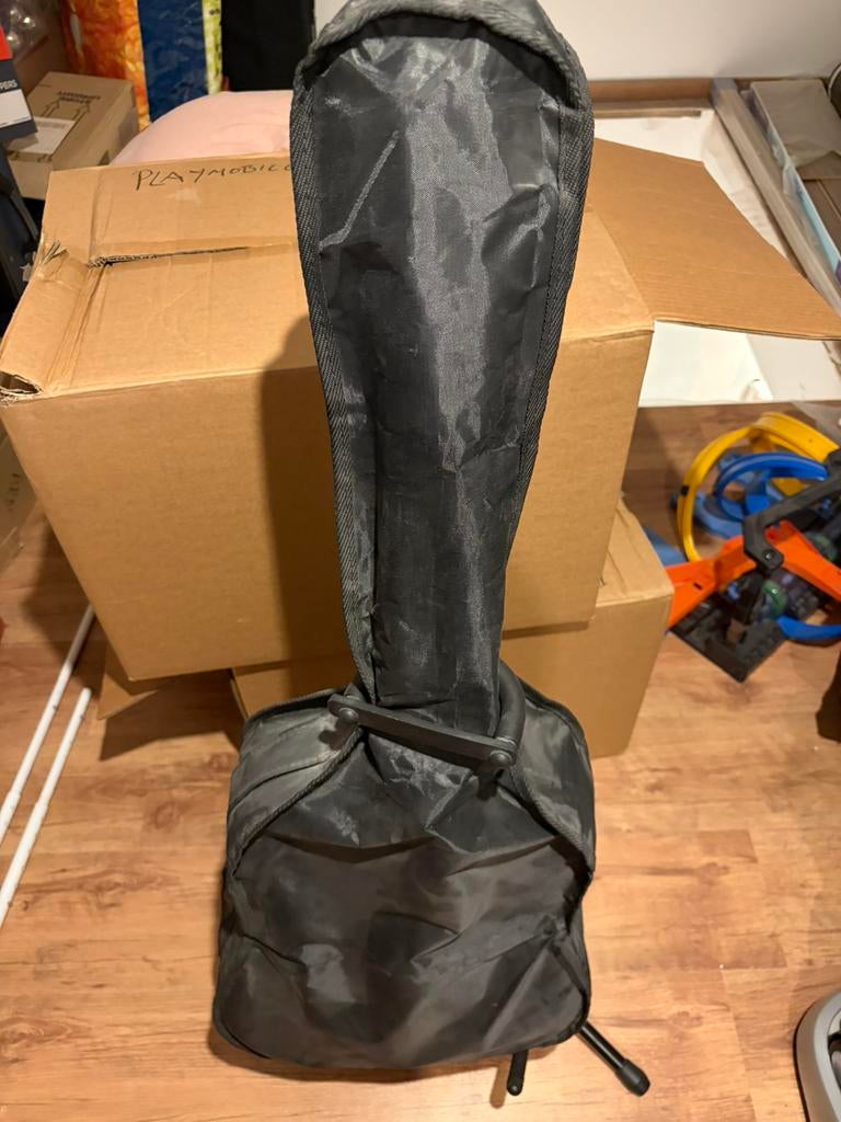 Akoestische gitaar, Enlèvement, Comme neuf