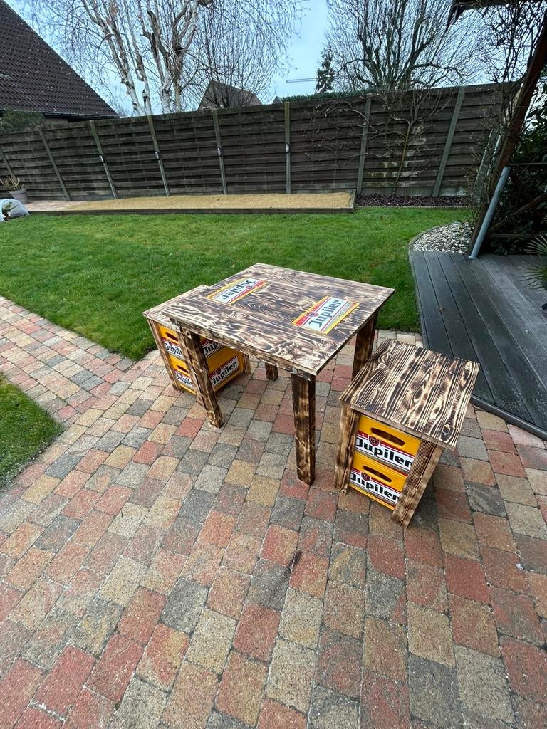 Jupiler biertafel met 2 stoelen, Ophalen, Zo goed als nieuw, Hout
