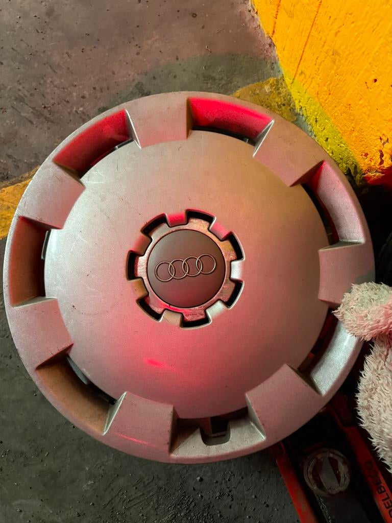 Enjoliveur Audi 16 pouce, Autos : Pièces & Accessoires, Enlèvement, Utilisé, 16 pouces, Jante(s)
