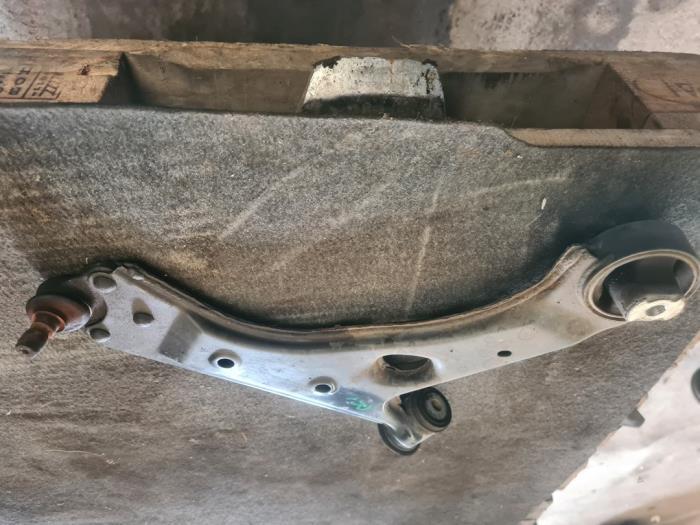 Bras de suspension avant droit d'un Fiat Punto Grande, Autos : Pièces & Accessoires, Enlèvement ou Envoi, 3 mois de garantie, Utilisé