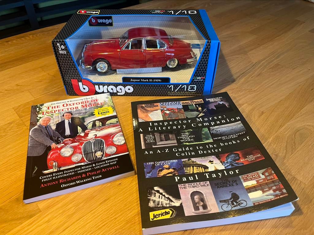 Inspector Morse twee boeken en modelauto 1:18, Ophalen of Verzenden