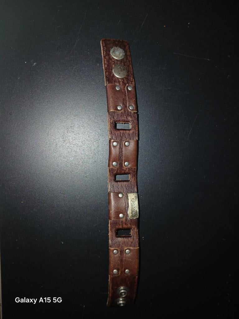 Bracelet en cuir marron marque Fossil, Animaux & Accessoires, Enlèvement, Comme neuf