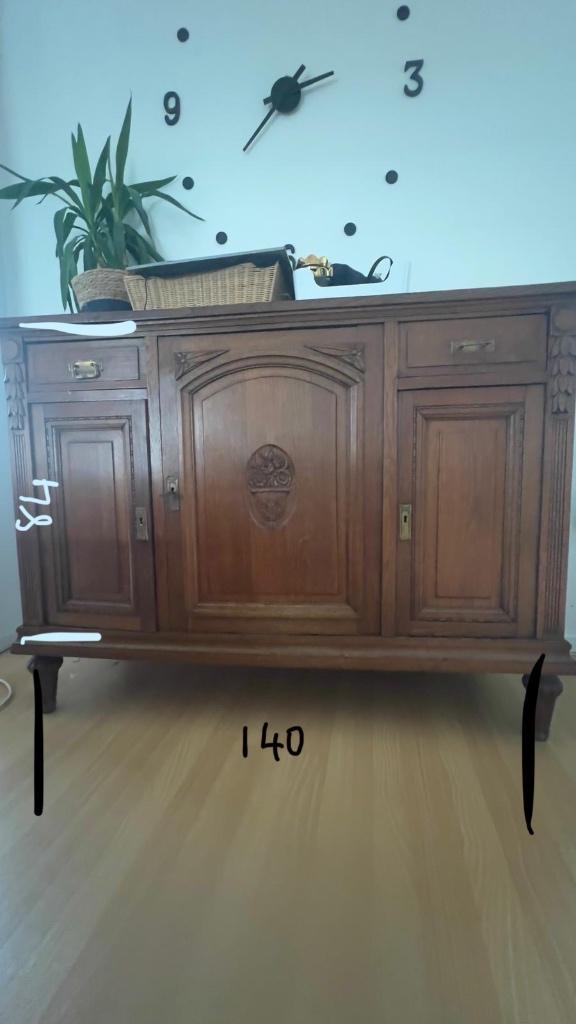 Wooden Cabinet & Table, Ophalen