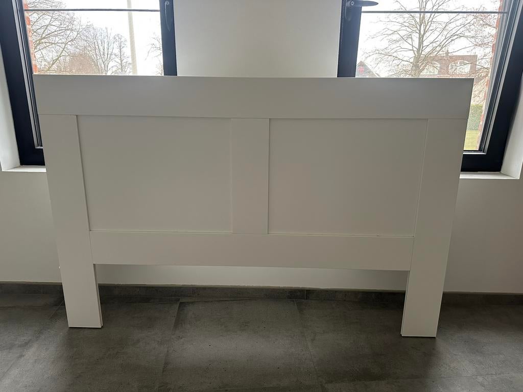 Brimnes achterwand Ikea, Huis en Inrichting, Slaapkamer | Bedden, Ophalen, Wit, Tweepersoons, Zo goed als nieuw