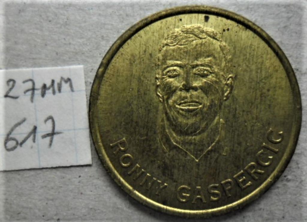 Ronny Gasperic 27 mm URBSFA KBVB-chip, Ophalen of Verzenden, Overige materialen