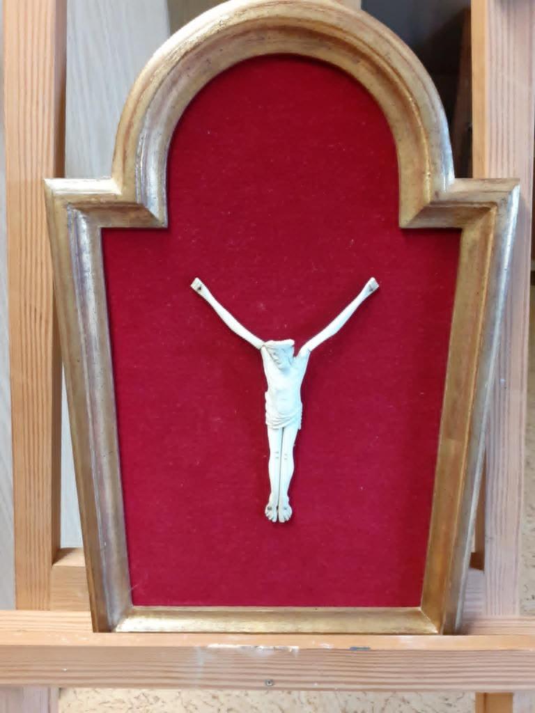 Kader met kruisbeeld, Enlèvement