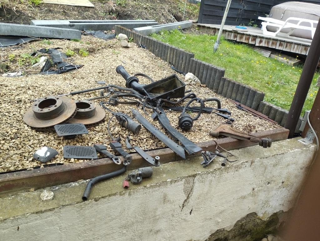 Pièces 944, Entreprise, Achat