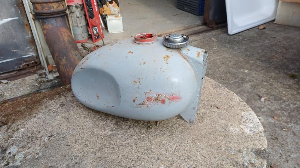 Tekoop estafette, Motoren, Ophalen of Verzenden