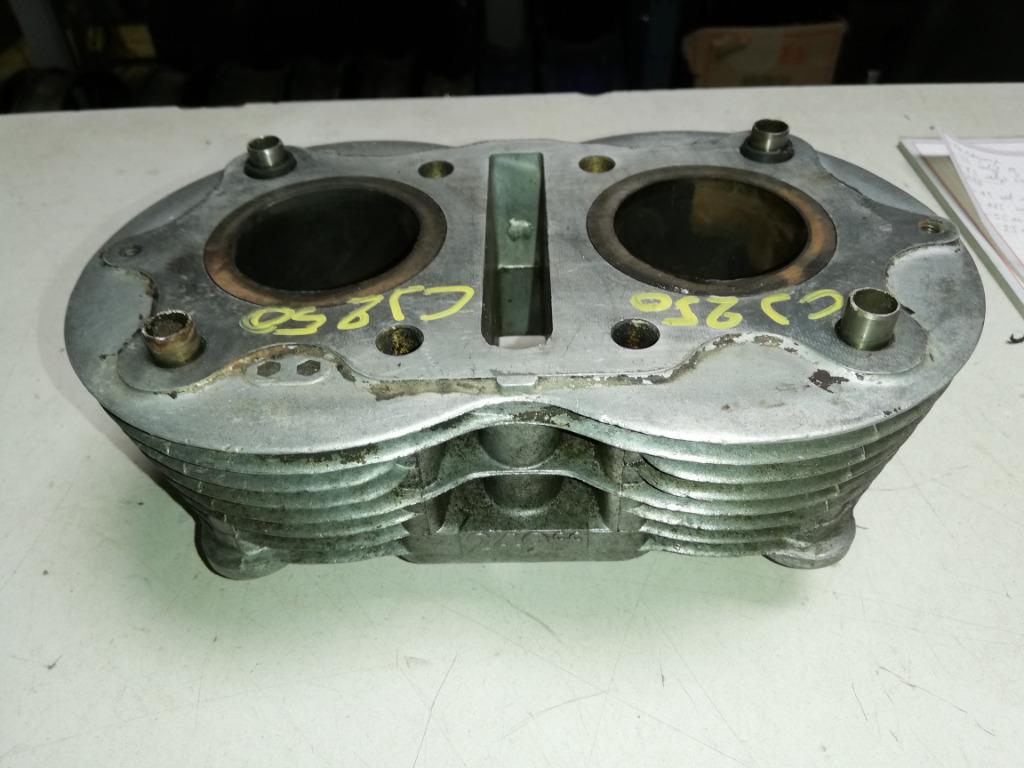 honda cb 250 en cj 250t cilinders, Motoren, Ophalen of Verzenden, Gebruikt