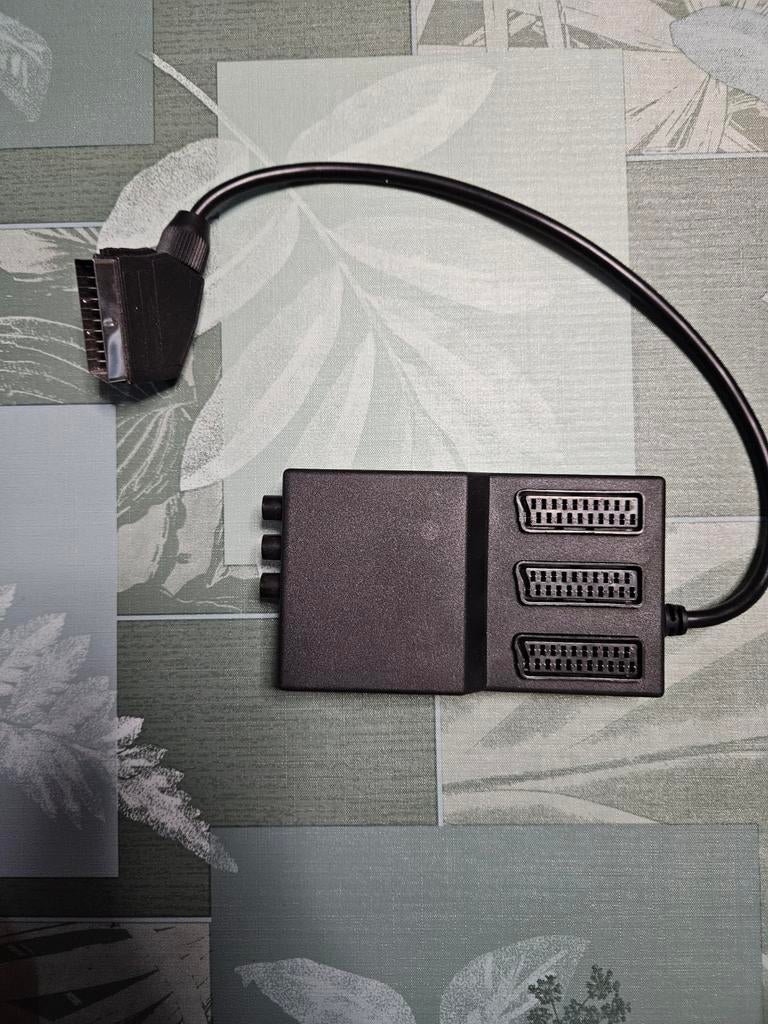 Scart verdeelbox, Enlèvement ou Envoi, Comme neuf
