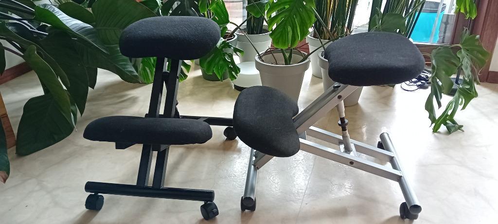 Verstelbare ergonomische stoelen (voor de rug)., Ophalen, Zwart, Zo goed als nieuw, Bureaustoel