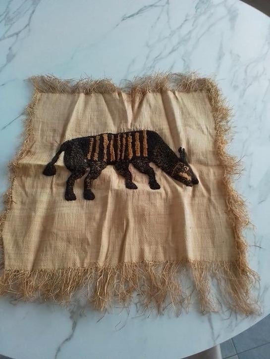 Superbe  natte africainne tisé à la main., Enlèvement ou Envoi, Comme neuf