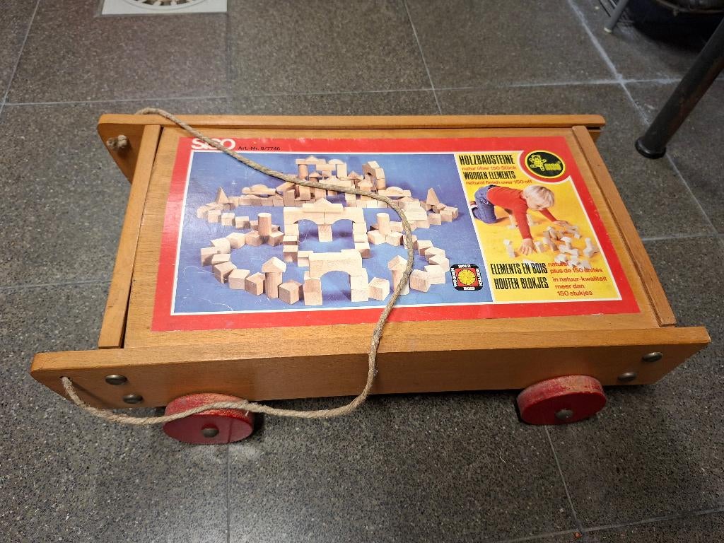 houten kar met bouwblokken, Ophalen, Gebruikt