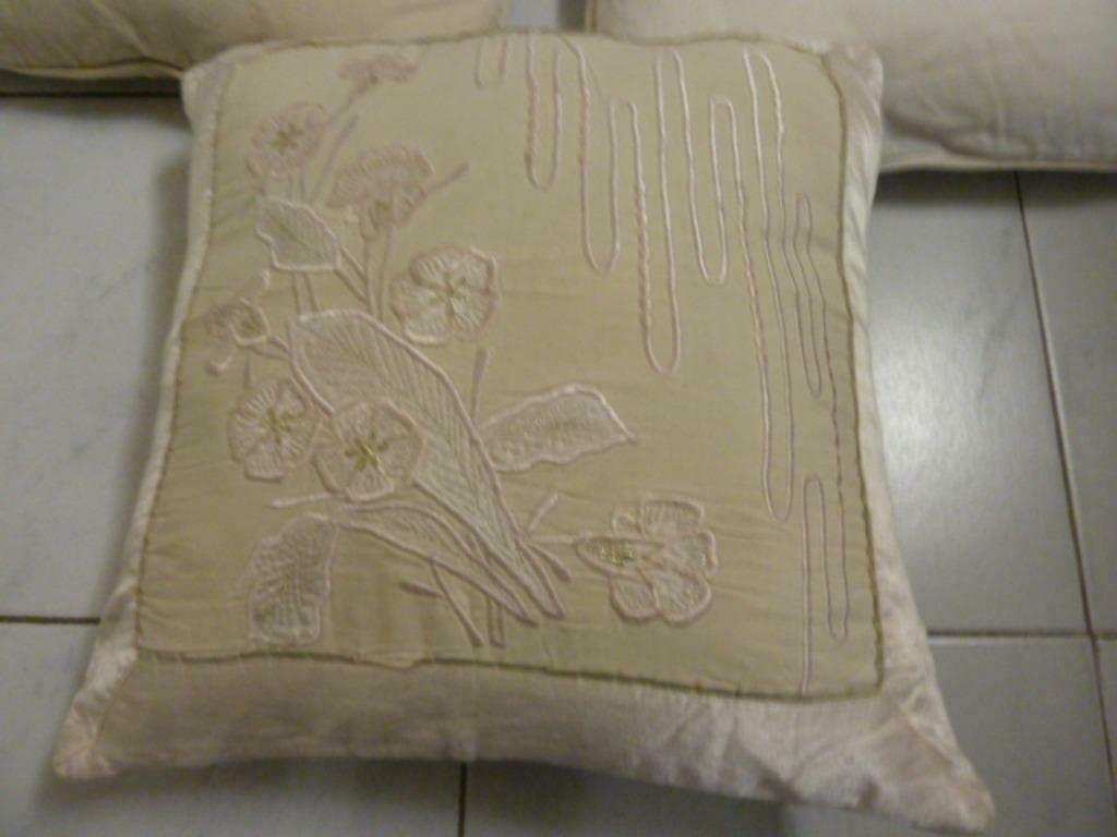 Coussins carrés d'ameublement 2x matière synthétique lavable, Maison & Meubles, Enlèvement ou Envoi, Comme neuf, Beige, Carré