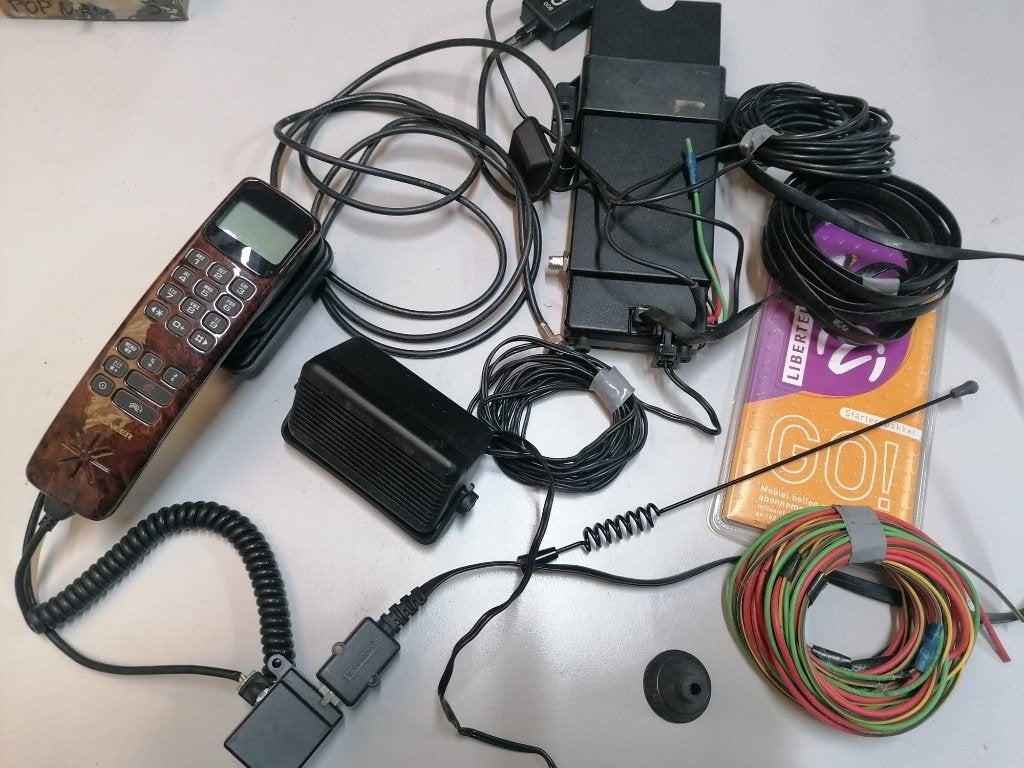 autotelefoon met klassieke mahonie uitstraling, Autos : Divers, Enlèvement ou Envoi, Comme neuf