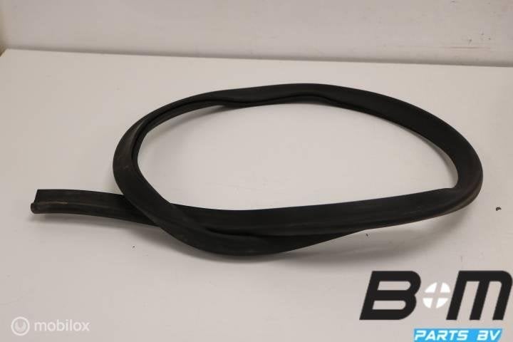 Paravan rubber VW Tiguan 5N 5N0837205D, Utilisé