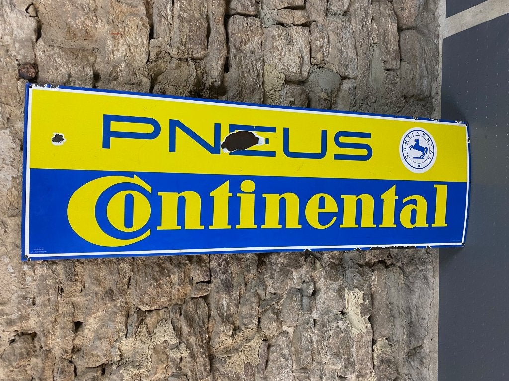 Plaque émaillée pneus Continental, Enlèvement