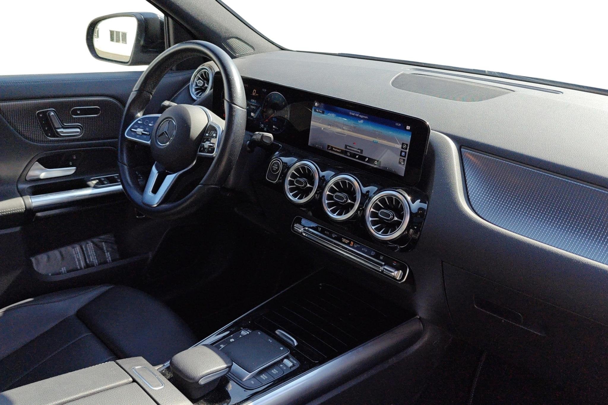 Mercedes-Benz GLA GLA 250e Business Solution - 2 ans KARE in, Autos, 218 ch, Achat, 1800 kg, 16 kWh