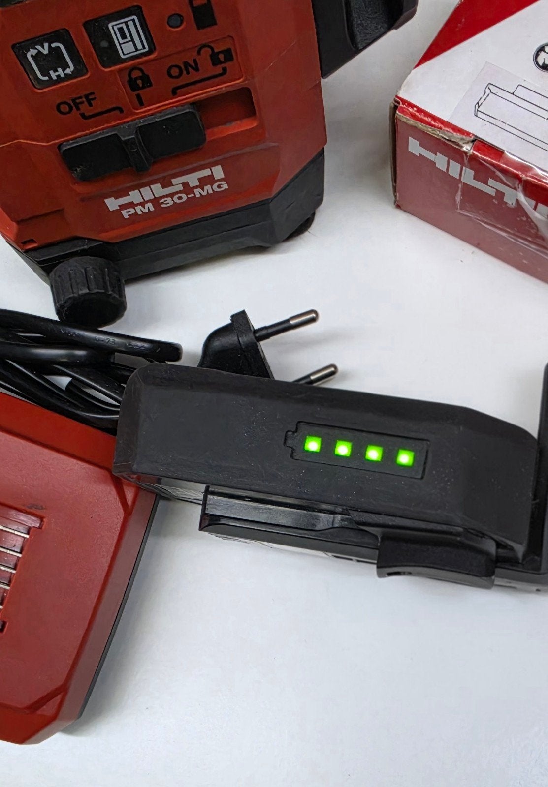 HILTI PM 30-MG, Bricolage & Construction, Enlèvement ou Envoi