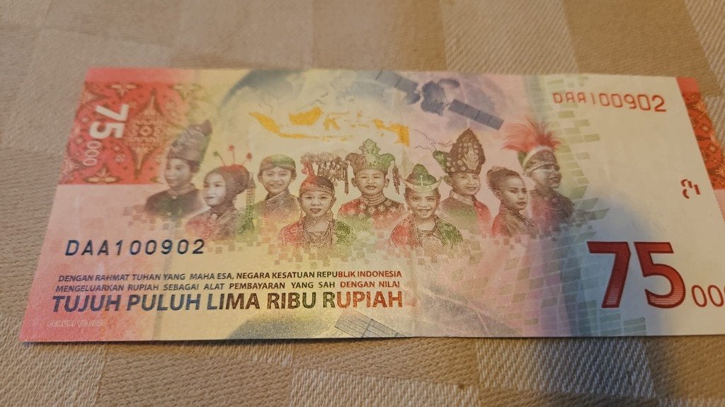Billet de banque indonésien 75 ans indépendance 75000 Rupiah, Timbres & Monnaies, Billets de banque | Asie, Enlèvement ou Envoi