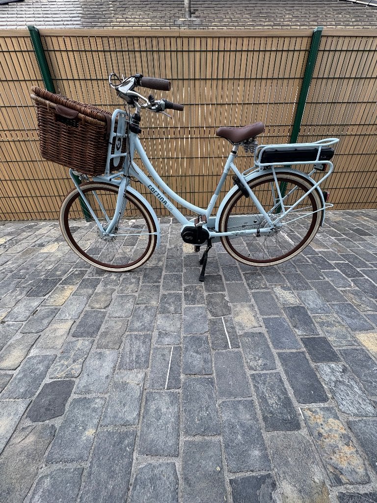 Cortina u4 elektrische damesfiets, Fietsen en Brommers, Ophalen, Zo goed als nieuw, Cortina, 50 km per accu of meer