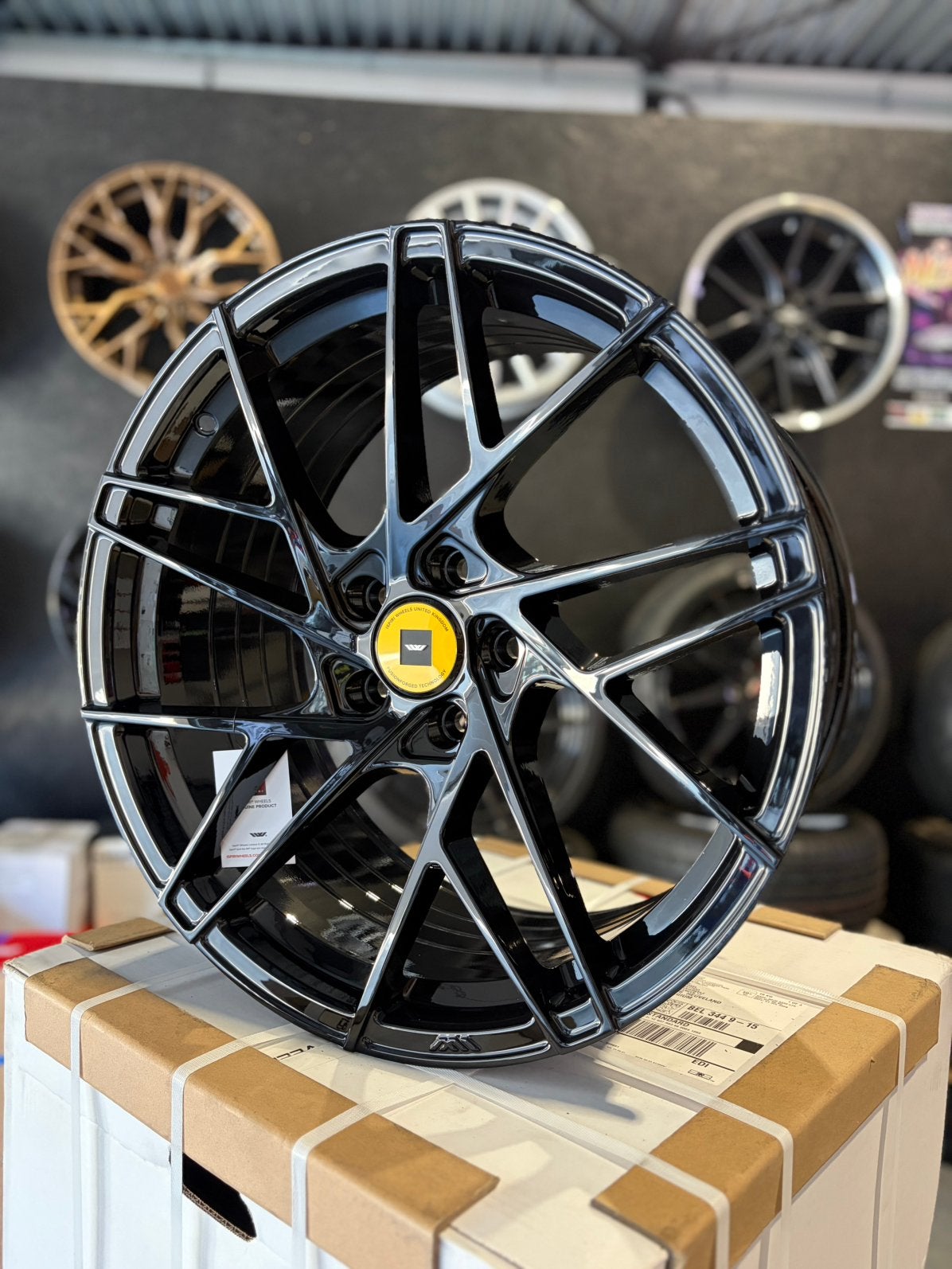 19” ispiri ffrm gloss black, Ophalen