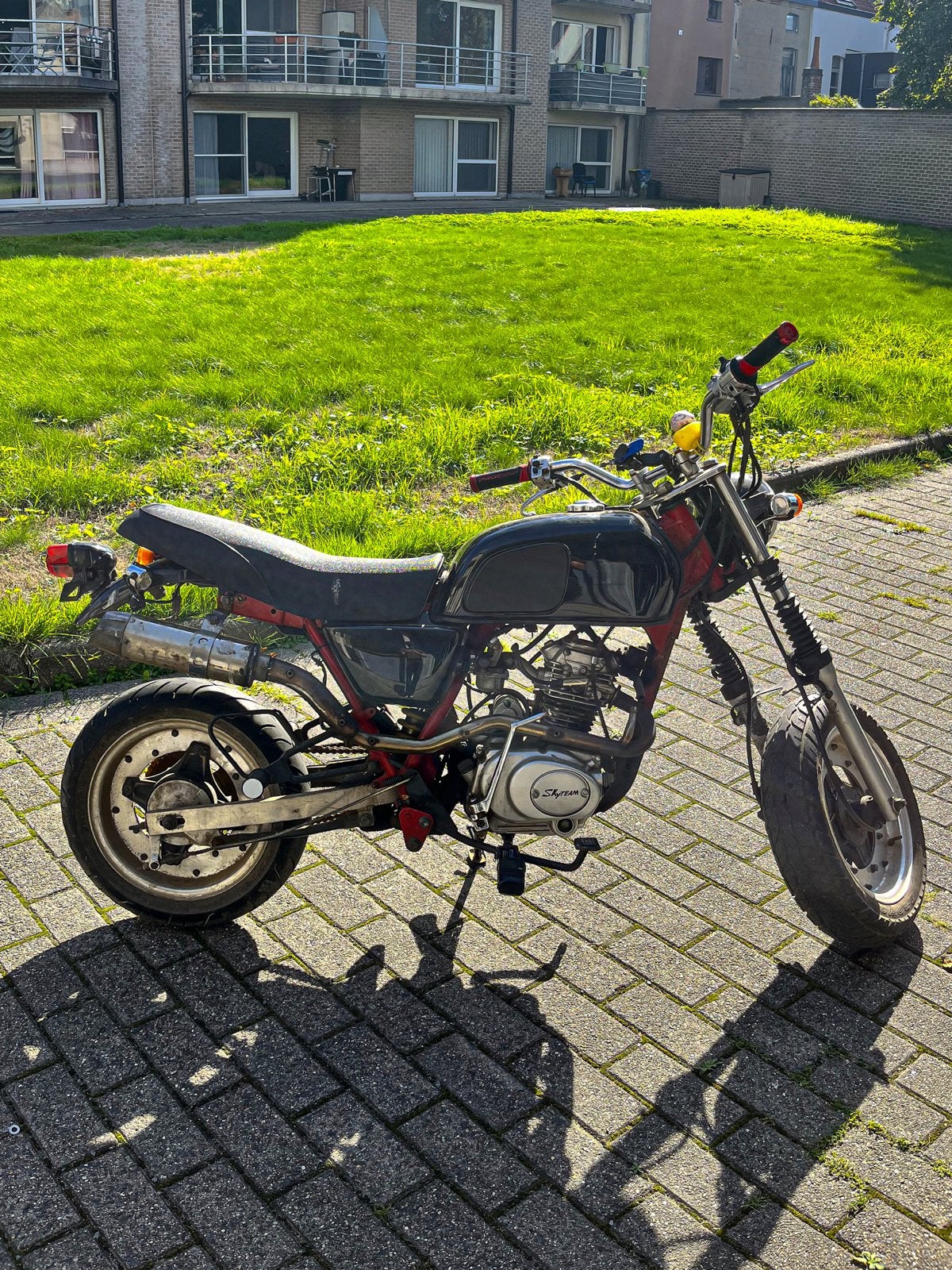 Skyteam Cobra 50cc Rijdt - Opknapper/Schakelbrommer Papieren, Fietsen en Brommers, Ophalen, Gebruikt, Klasse B (45 km/u), 50 cc