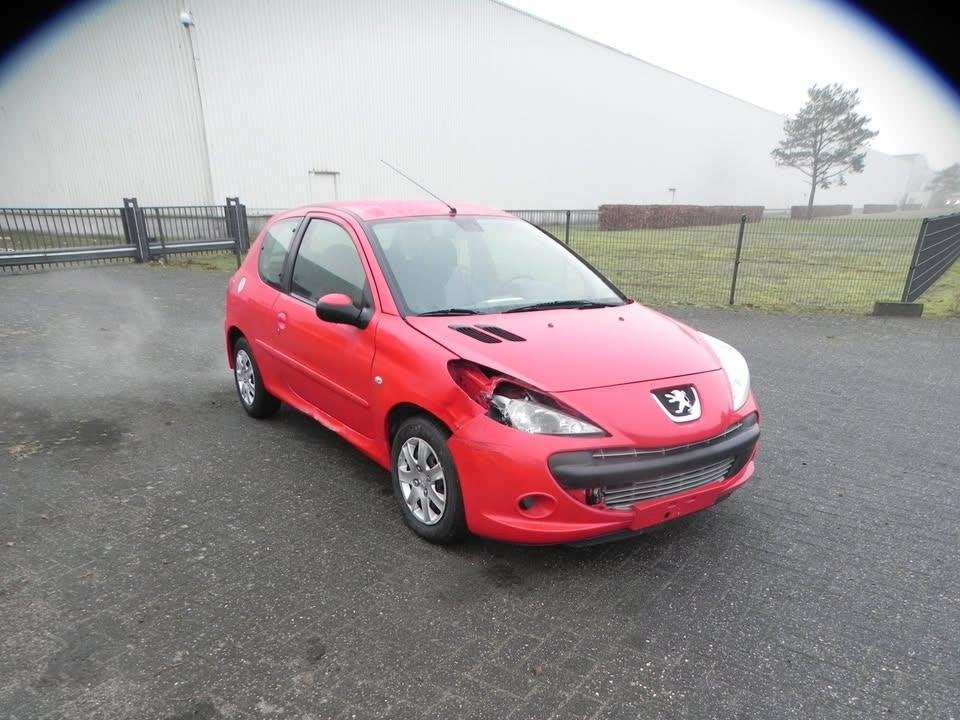 Peugeot 206 met 47000 km airco, lichte rijbare schade, Voorwielaandrijving, Euro 5, Stof, 50 kW
