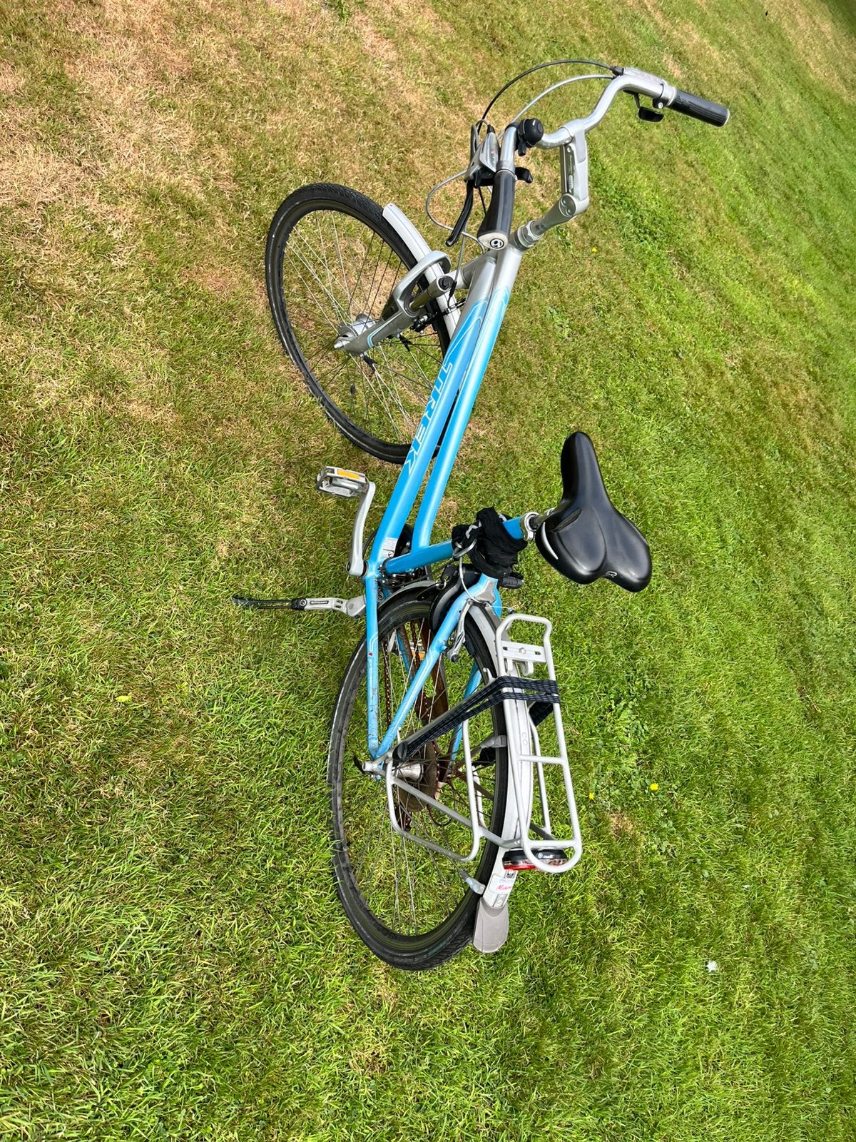 Damesfiets in goede staat 28inch, Ophalen, Zo goed als nieuw