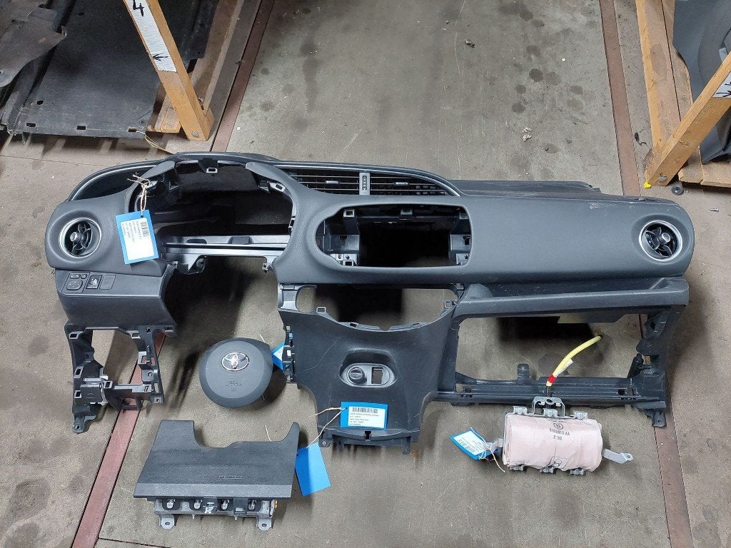 AIRBAG SET Toyota Yaris III (P13) (KITAI|KITAIRBAG), Gebruikt, Toyota