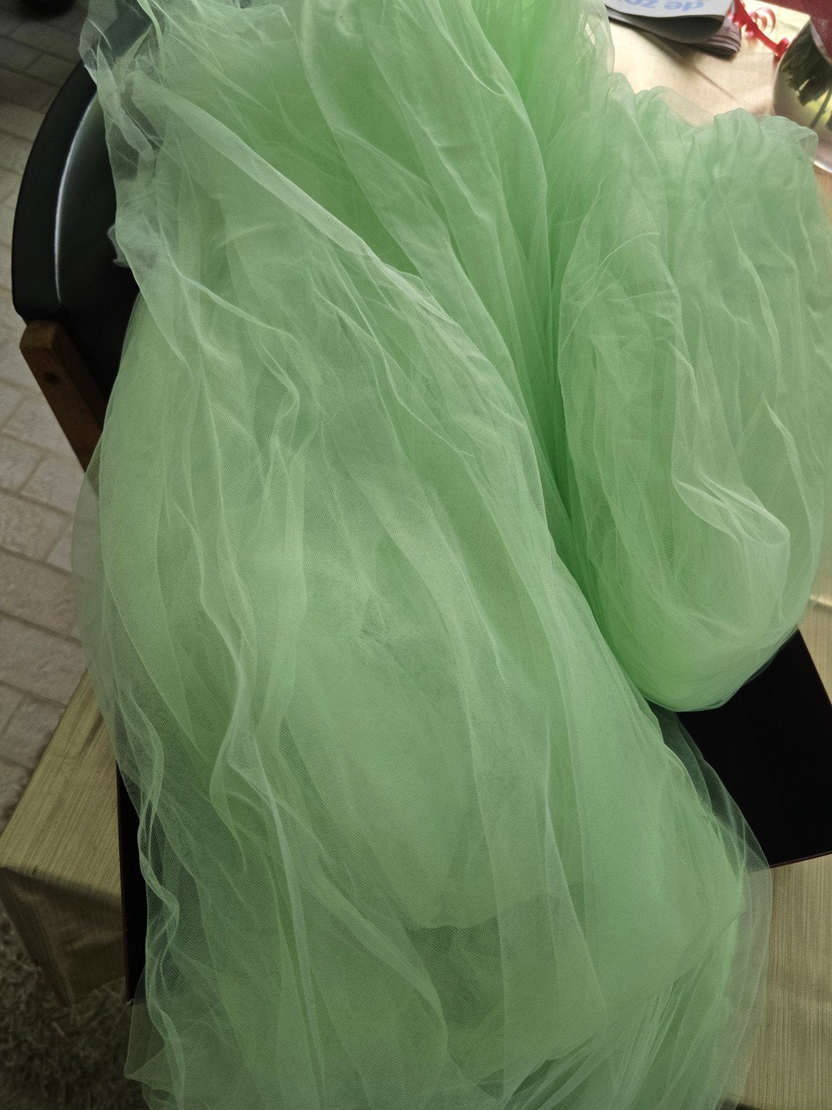 Licht Groene Tulle., Ophalen