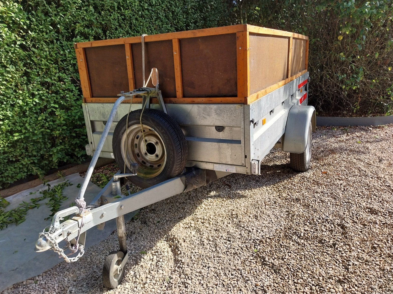 Remorque 255 x 124 avec superstructure, Enlèvement, Utilisé