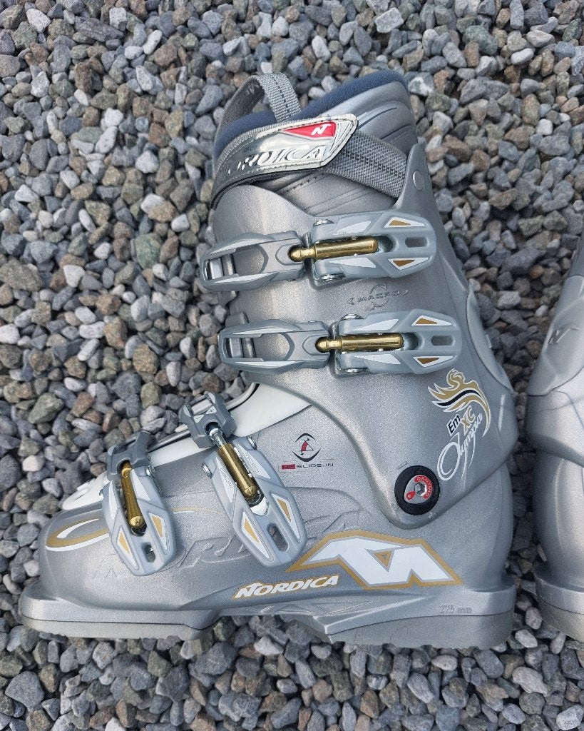 Bottes de ski Nordica pour femmes 35,5 - 36 - 37 NOUVELLES, Enlèvement ou Envoi, Comme neuf, Nordica, Chaussures