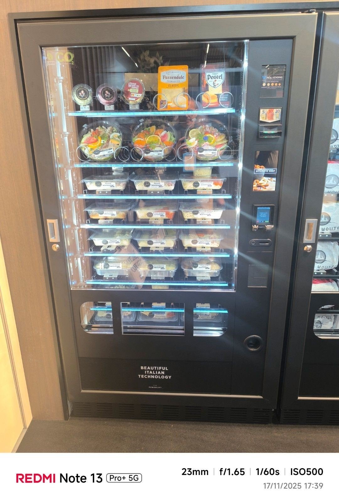Distributeur automatique neuf pour produits frais