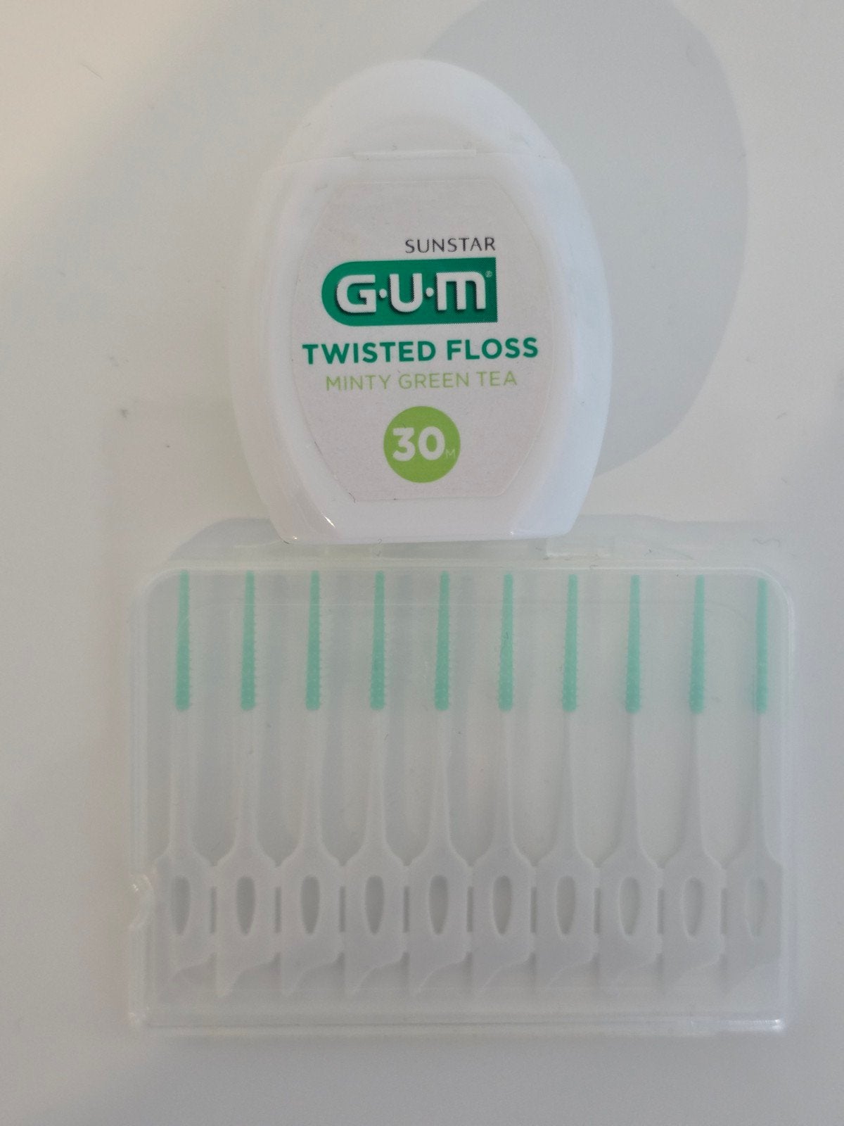 Lot GUM neuf : fil dentaire 30 m&10 brossettes interdentaire, Handtassen en Accessoires, Uiterlijk | Mondverzorging, Ophalen of Verzenden