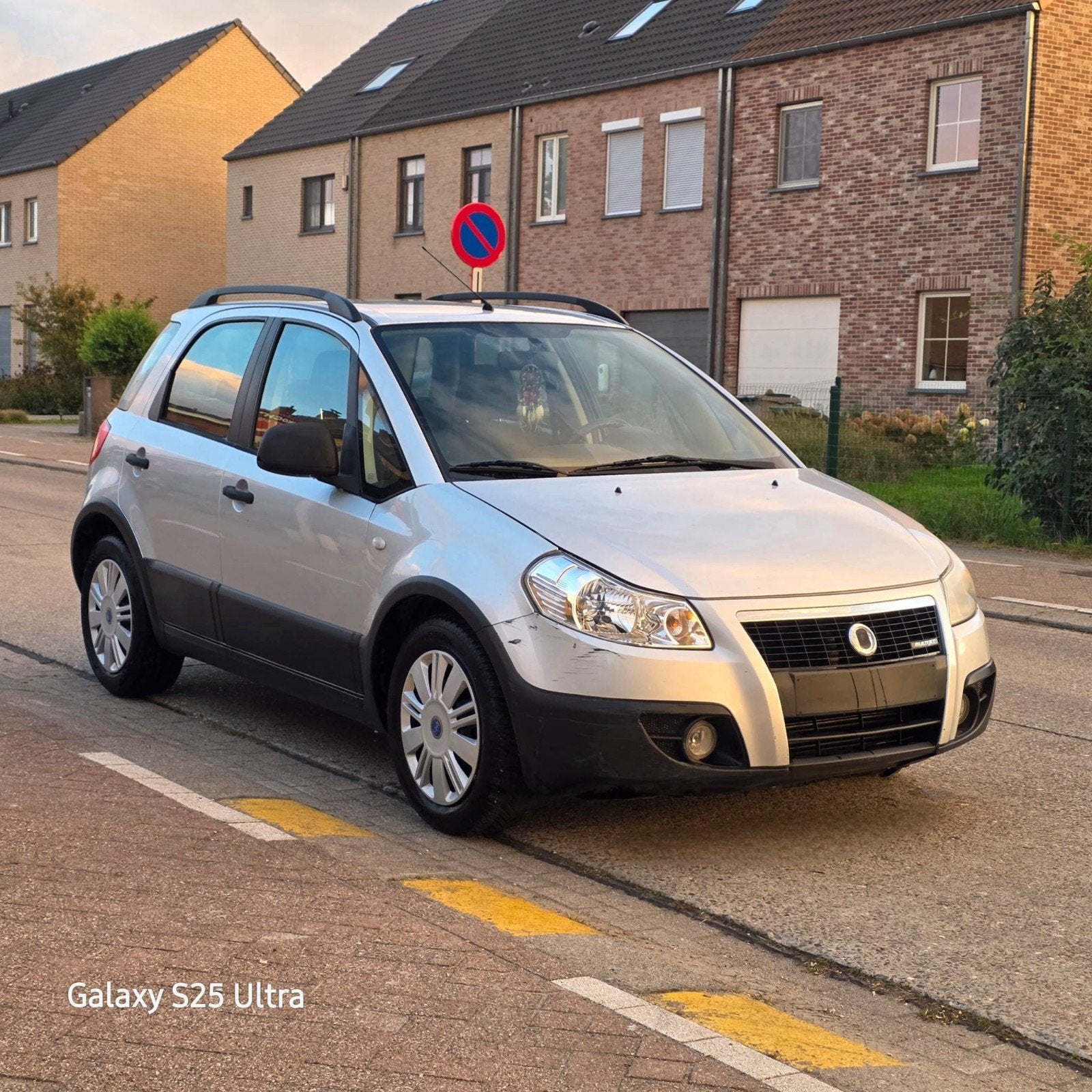 Fiat sedici 1.9 jtd van 2008, Auto's, Voorwielaandrijving, Stof, Zwart, 4 cilinders
