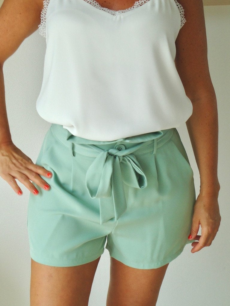 Short classe - neuf, Ikoone et Bianka, Enlèvement ou Envoi, Neuf, Taille 36 (S)