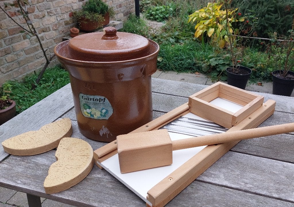 fermenteerpot met schaaf en stamper, Ophalen, Gebruikt, Steen of Aardewerk, Pot of Kruik