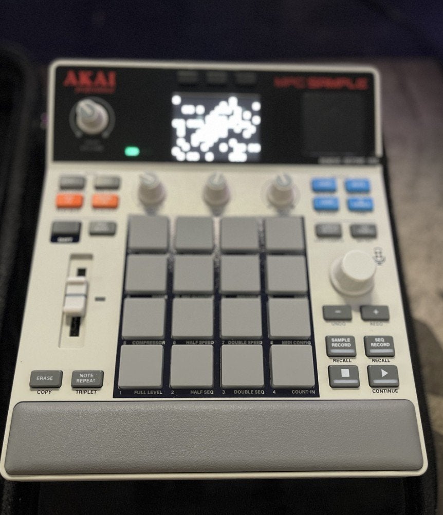 Akai MPC Sample Neuf | Garantie | + Étui GEEKRIA + sd 128Go, Enlèvement, Comme neuf