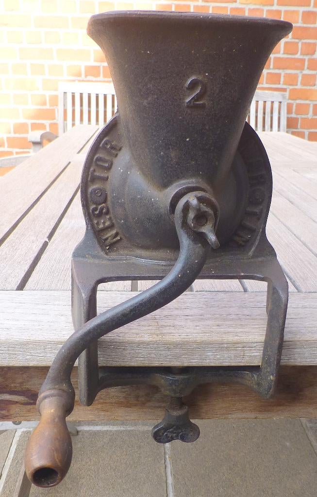 Antieke gietijzeren tafel/koffie molen Nestor Martin, Verzamelen, Ophalen of Verzenden, Huis en Inrichting
