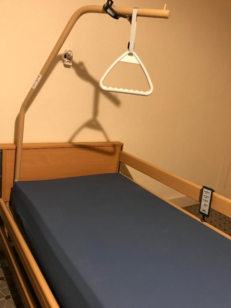 Elektrisch zorgbed Arminia III – aan huis leverbaar, Enlèvement, Comme neuf, Réglable