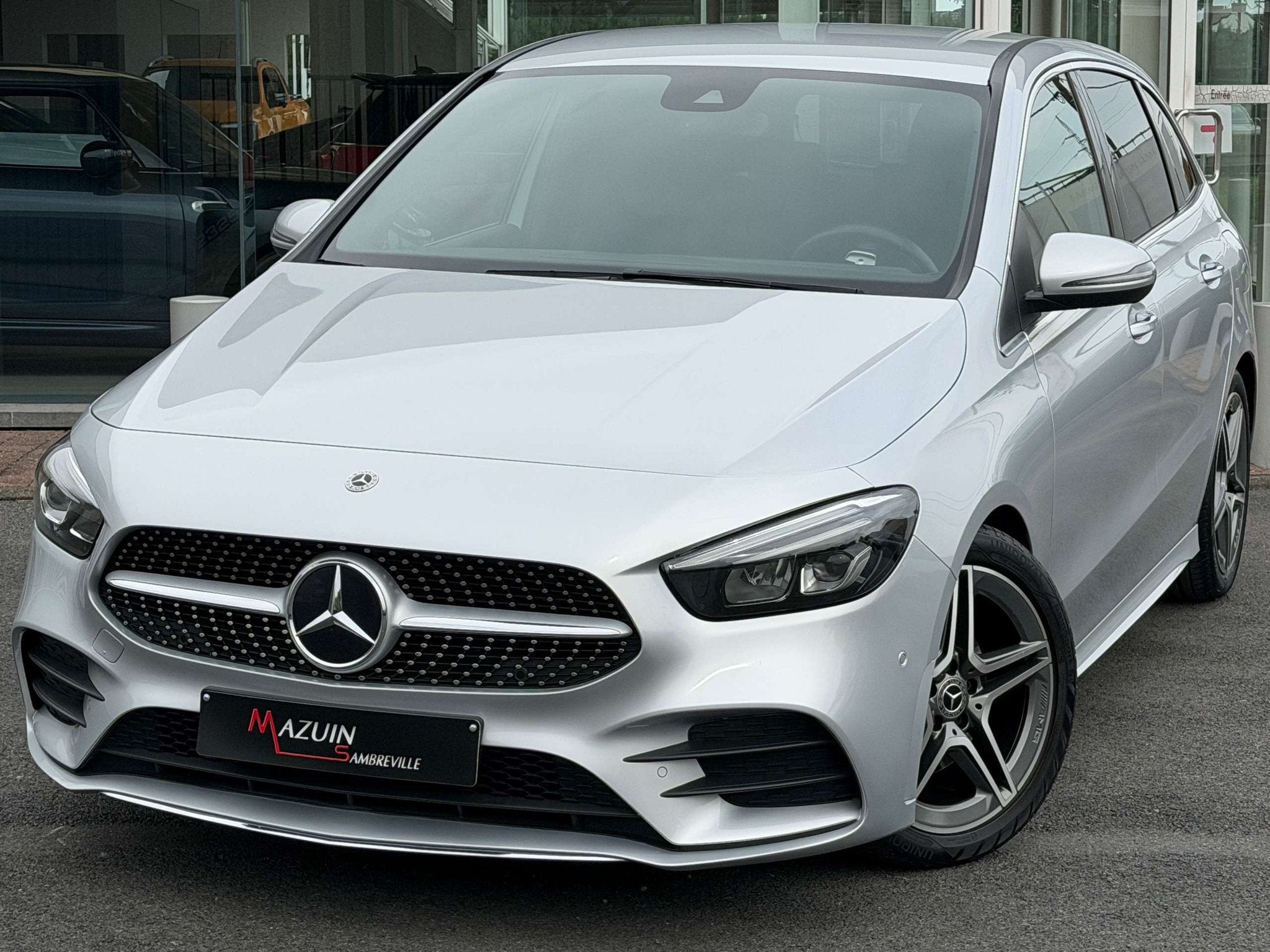 Mercedes-Benz B-Klasse 180 Pack AMG * Boite Auto * MBUX * LE, Auto's, Gebruikt, 4 cilinders, 136 pk, Bedrijf