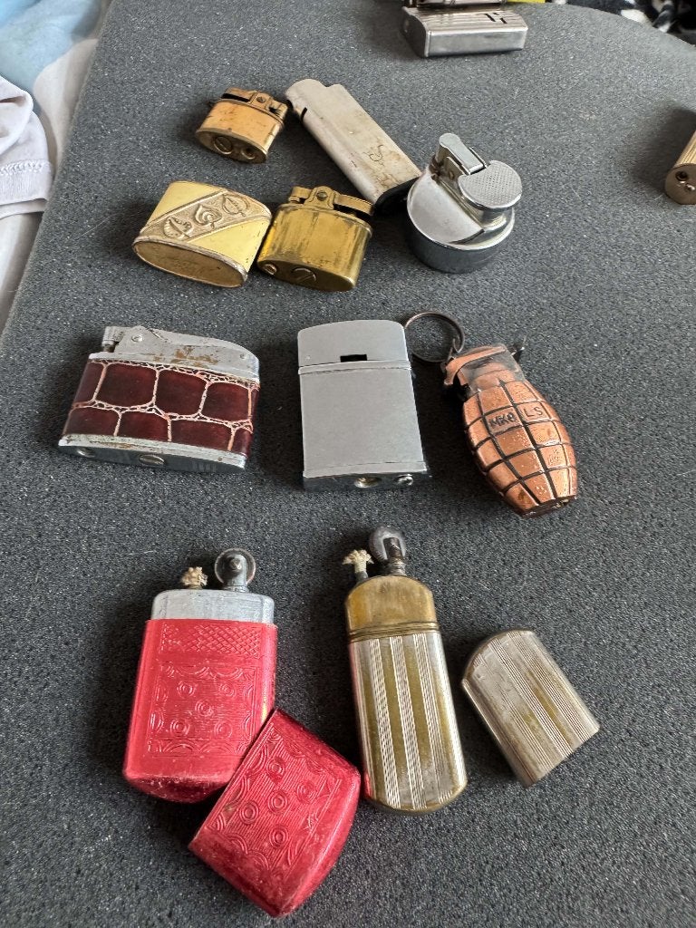 Lot de 10 briquets anciens vintage, Enlèvement ou Envoi, Utilisé, Briquet