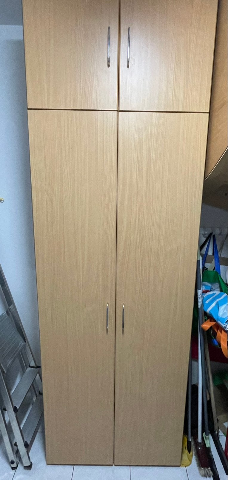 Voorraadkast 240x80x40, Huis en Inrichting, Kasten | Roldeurkasten en Archiefkasten, Ophalen, Gebruikt, 200 cm of meer, Meerdere deuren