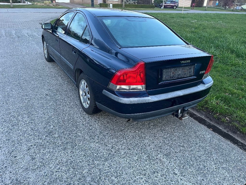 Volvo S60 2.4 Benzine (140 pk) - Trekhaak, Auto's, Volvo, Voorwielaandrijving, 4 deurs, Zwart, Blauw