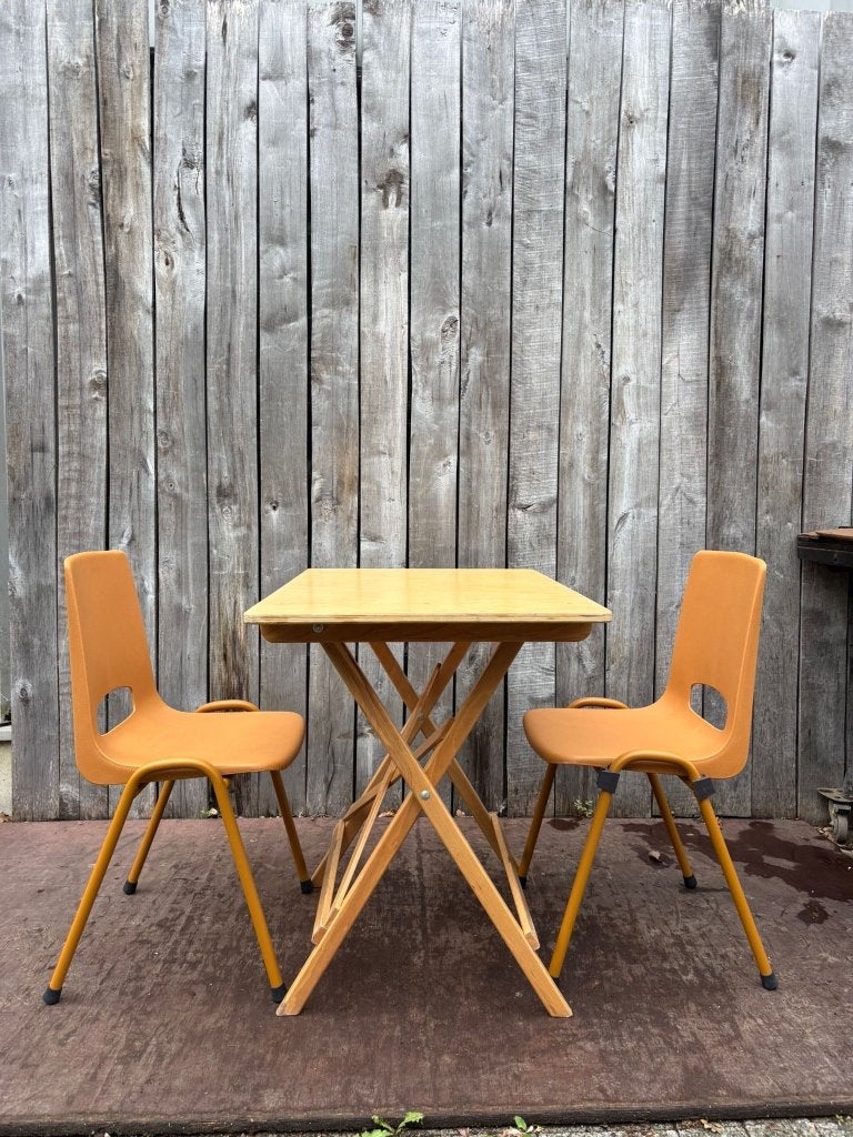 Chaise Oker Polly | 22 en stock, Maison & Meubles, Neuf, Enlèvement ou Envoi, Autres couleurs, Stapelbaar Design met Warme Retro Uitstraling