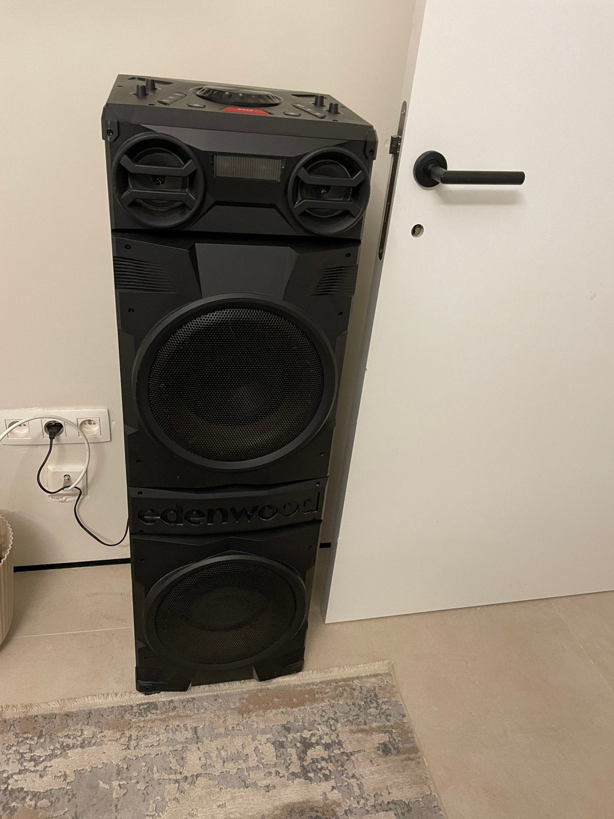 Une enceinte Bluetooth edenwood en tres bon état, Enlèvement, Comme neuf