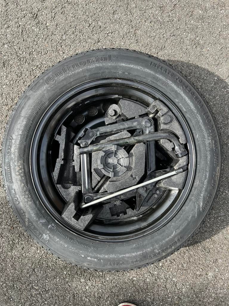 Reserve wiel en krik (t 155/90 r16), Ophalen