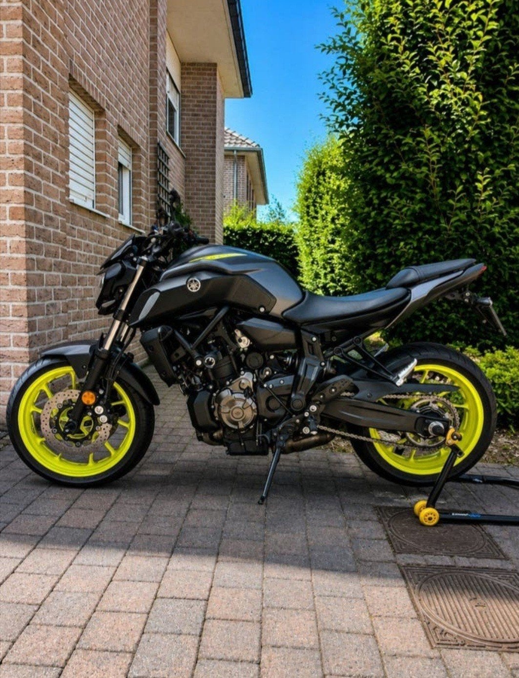 Yamaha MT-07 2018 – Akrapovič – 15.500 km – €5.250, Motoren, Particulier
