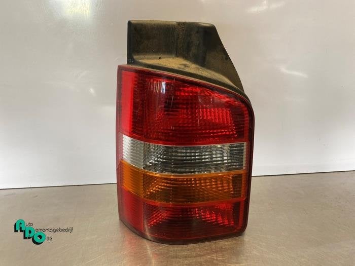 Achterlicht links van een Volkswagen Transporter (Transporte, Gebruikt, -, Volkswagen, -